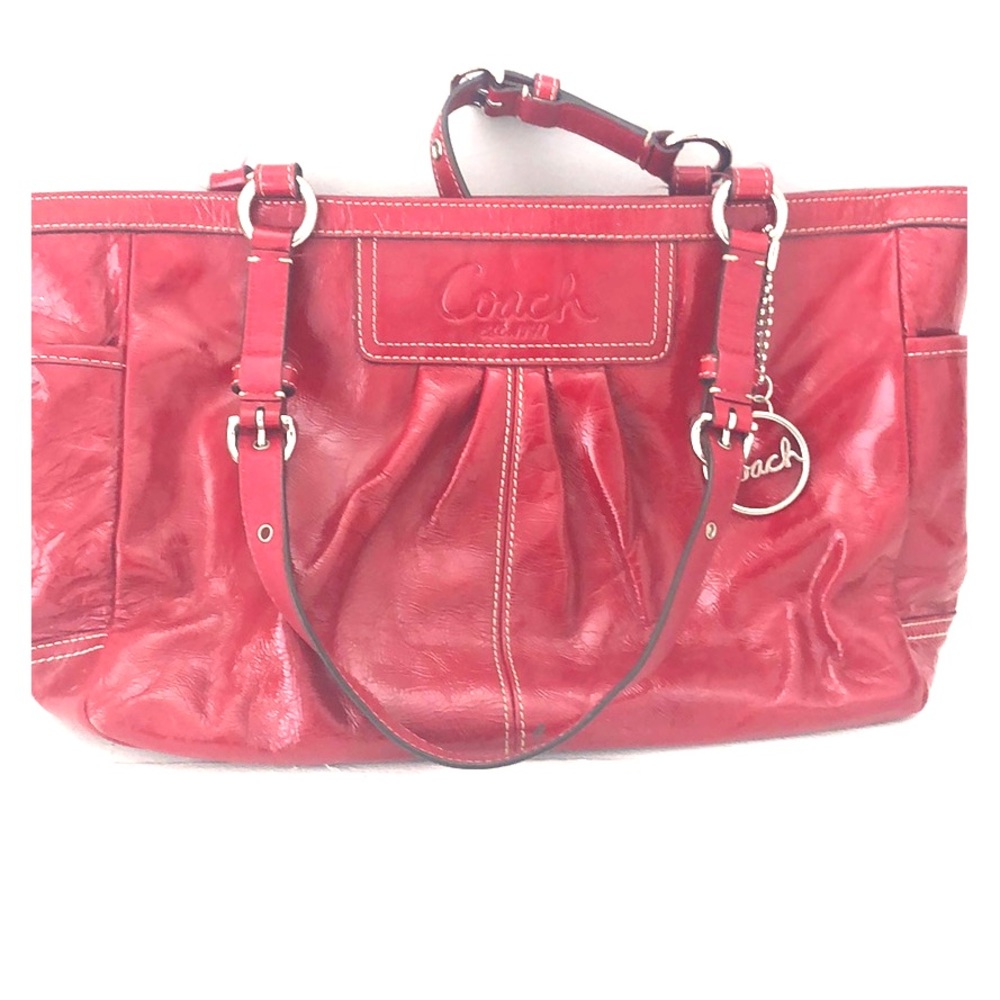 RED PATTEN LEATHER SHOULDER BAG